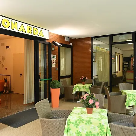 Leonarda Hotel Rímini