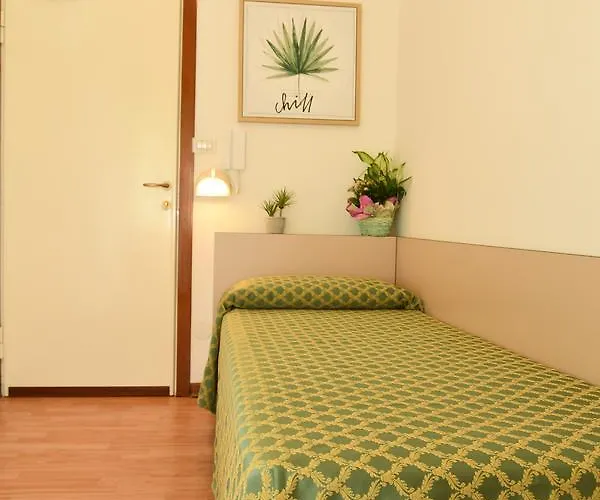 Leonarda Otel Rimini