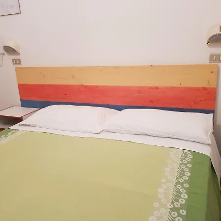 Leonarda Ξενοδοχείο 2*