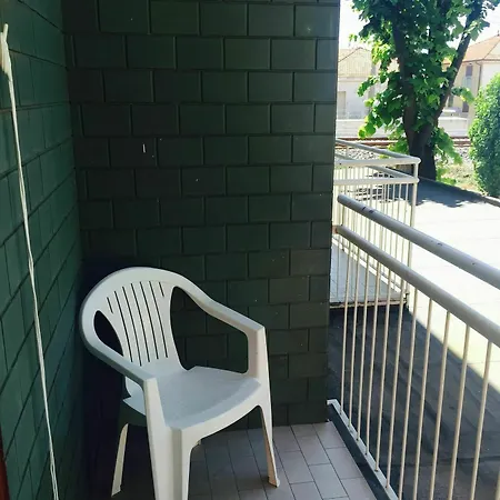 Leonarda Ξενοδοχείο 2*